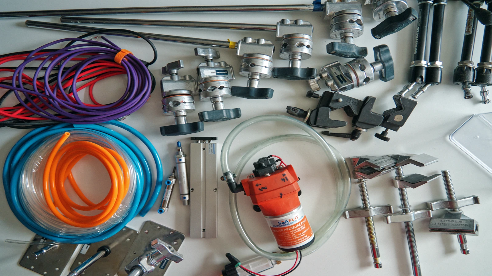 beginner tabletop rigging kit for food video If you keep your beginner tabletop rigging kit simple, reusable and easy to rebuild, every future rig becomes easier to plan.