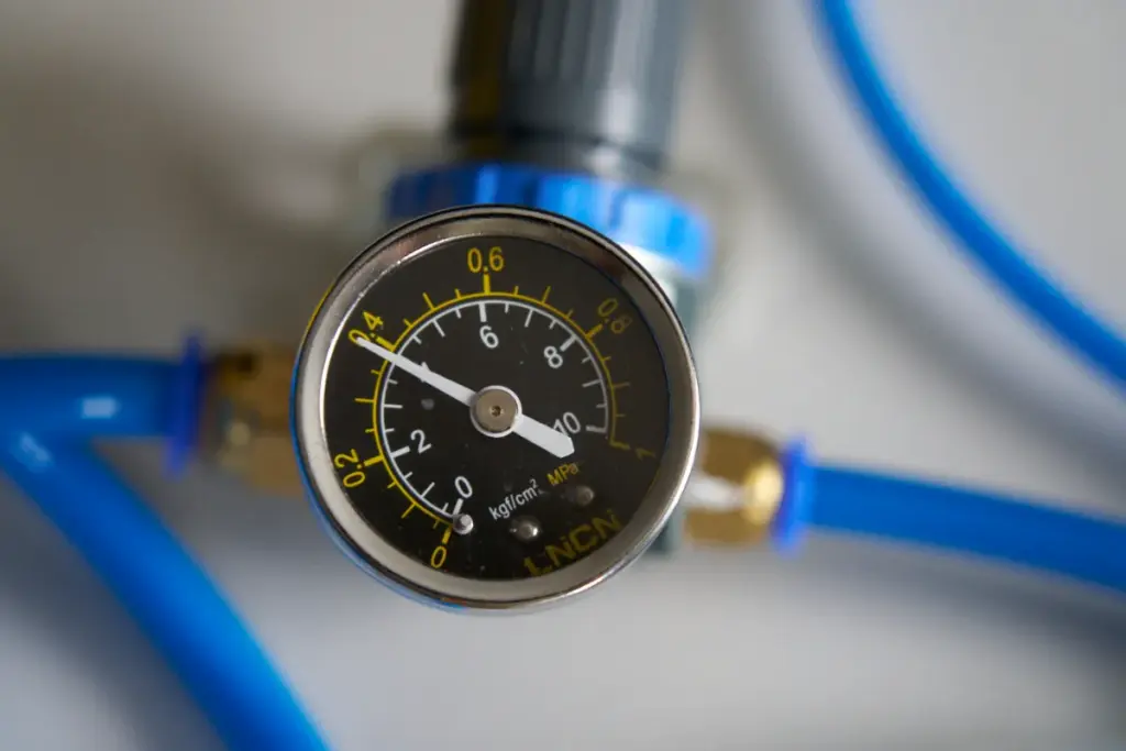 pressure regulator for tabletop air rig setup