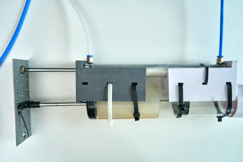 pneumatic syringe rig mounted on aluminium profile